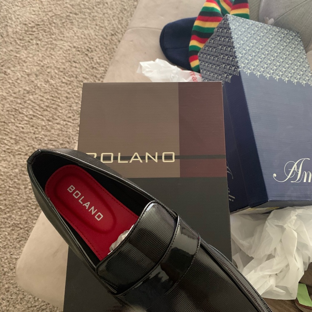 Shoes - Picture 2 of 4